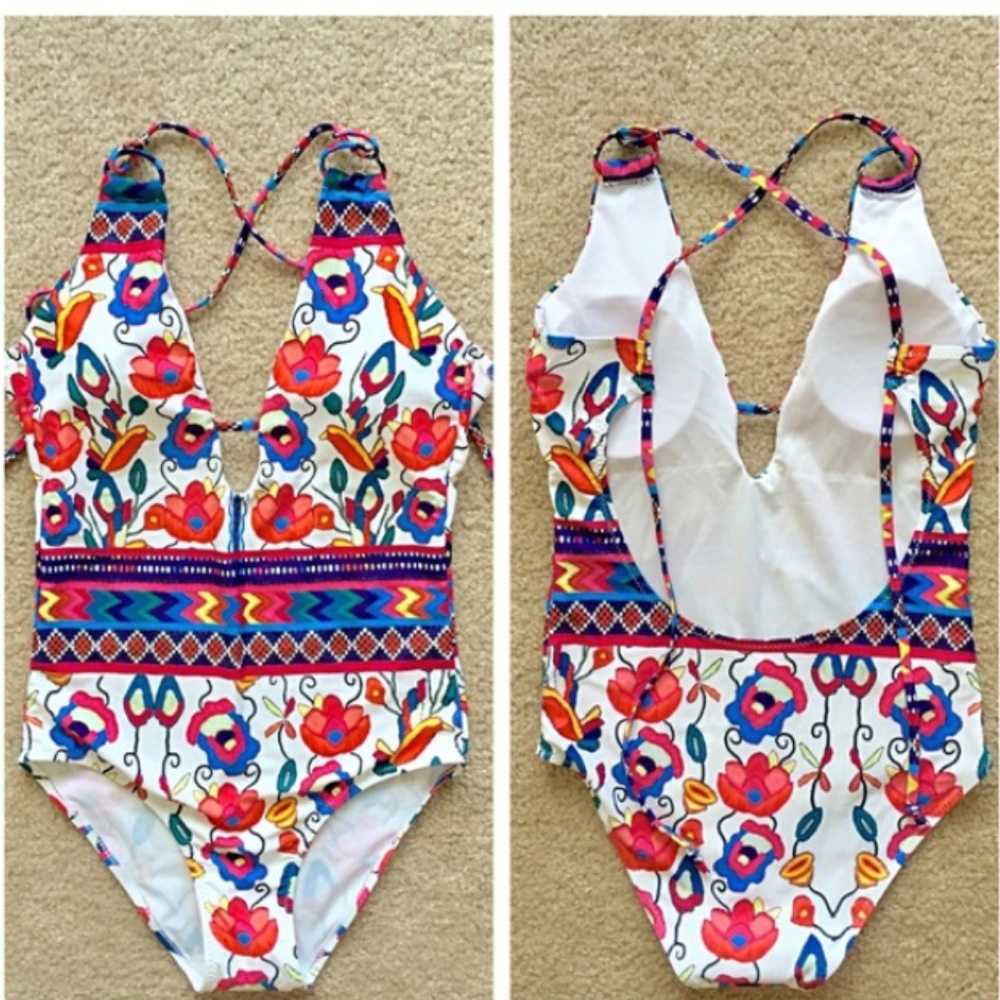 🌊🐚BRAND NEW 🐚🌊 Aroa one piece water Lilly swimsuit bathing suit